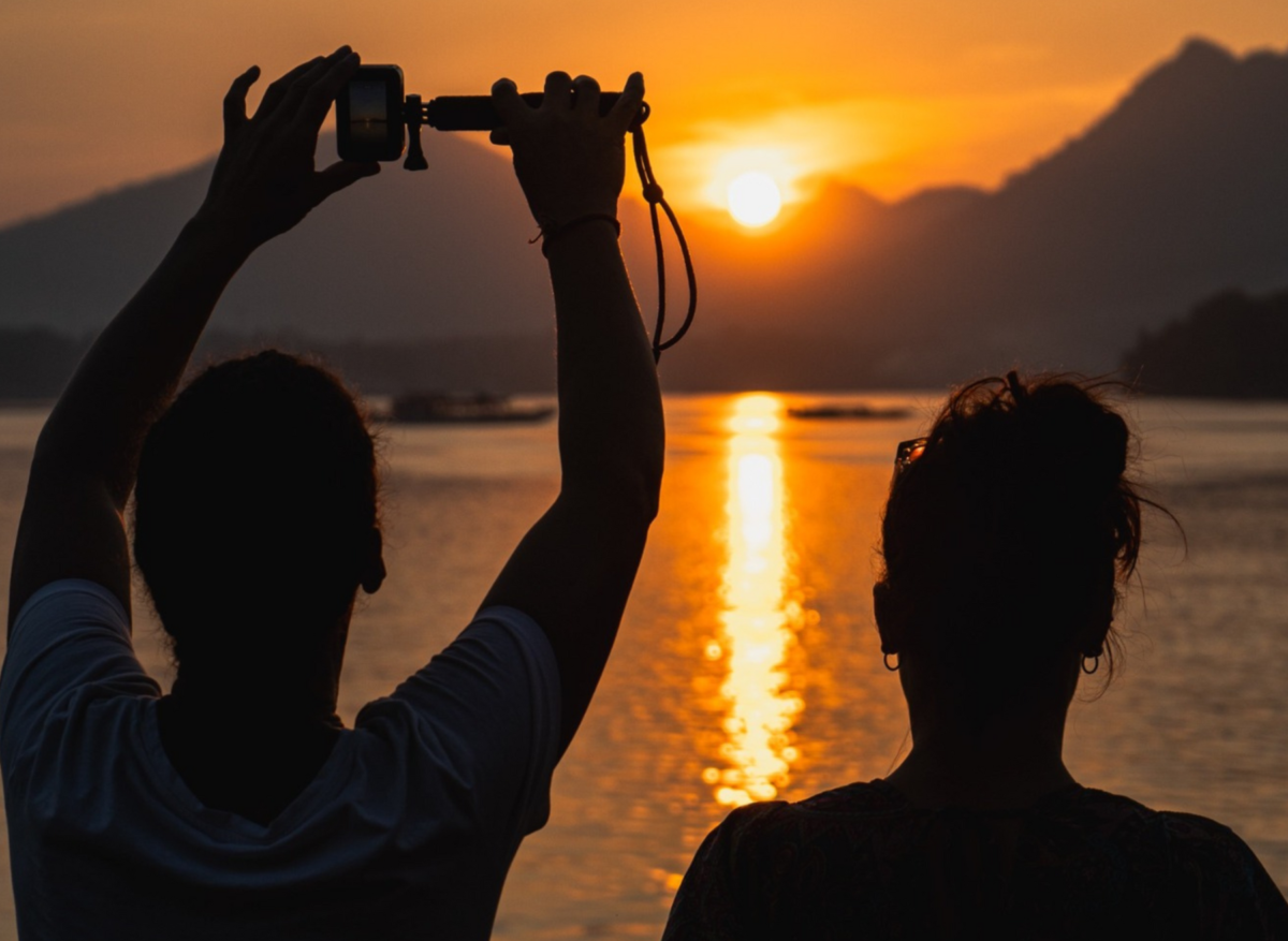 Mekong Sunset Cruise & Lao Tasting Dinner